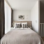 Chronos Prestige & Parking By Downtown Apartman Varsó